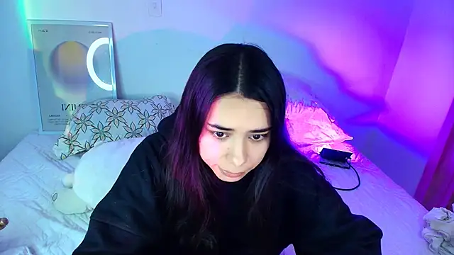 AmyOlimpo online show from 8, 4, 2026