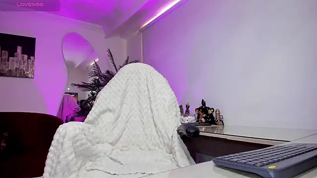 Snapshot of NebetColin chatting on 30, 10, 2025 NebetColin online show from 30, 10, 2025