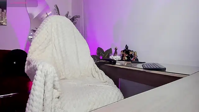 Snapshot of NebetColin chatting on 29, 10, 2025 NebetColin online show from 29, 10, 2025