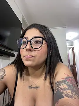 Snapshot of croftsmila chatting on 27, 6, 2026 croftsmila online show from 27, 6, 2026