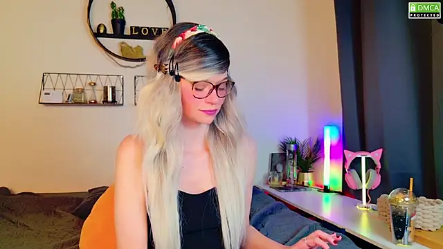 Snapshot of Kittychatte chatting on 2, 3, 2025 Kittychatte online show from 2, 3, 2025