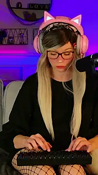 Kittychatte online show from 13, 5, 2026