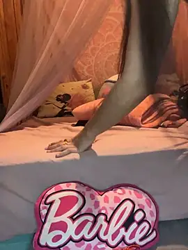 LaPetitechienne1 online show from 12, 4, 2026