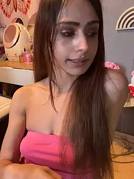 LaPetitechienne1 online show from 23, 2, 2025