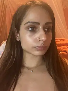 LaPetitechienne1 online show from 8, 3, 2025