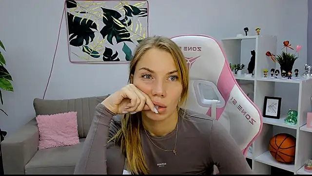 EvaOrion online show from 12, 3, 2025