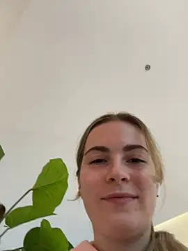 KissMissAngela online show from 11, 3, 2025