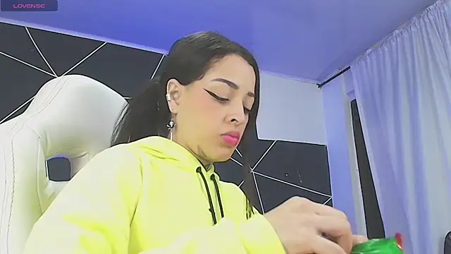 Snapshot of farichell chatting on 20, 12, 2025 farichell online show from 20, 12, 2025