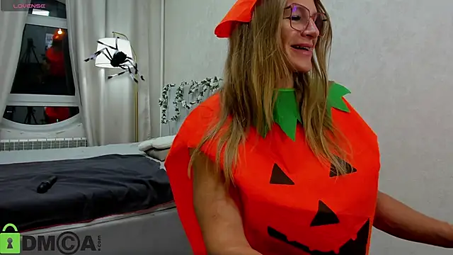 Milf Tea online show from 31, 10, 2025