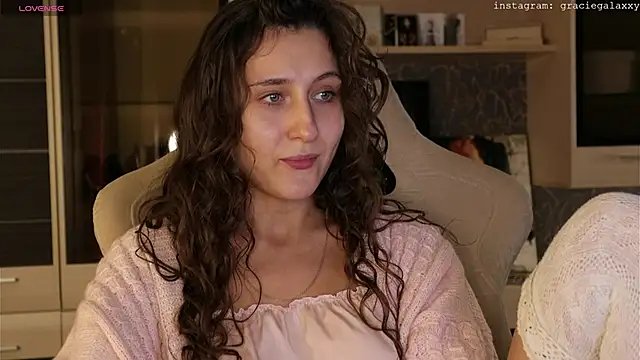 Snapshot of Chill_out_with_Salvia chatting on 6, 11, 2025 Chill out with Salvia online show from 6, 11, 2025