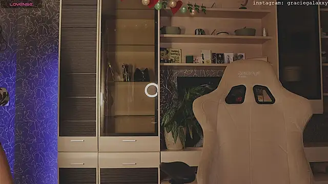 Snapshot of Chill_out_with_Salvia chatting on 18, 11, 2025 Chill out with Salvia online show from 18, 11, 2025