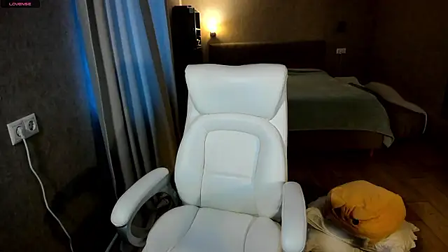 Snapshot of Your_Wet_Desire chatting on 5, 3, 2026 Your Wet Desire online show from 5, 3, 2026