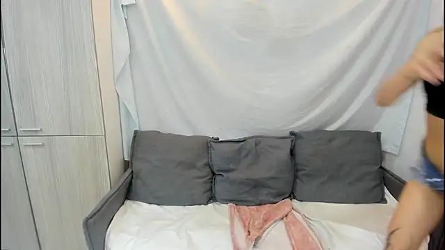 Mhelanny2 online show from 13, 1, 2026