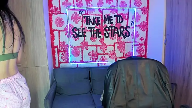 Mhelanny2 online show from 27, 2, 2025