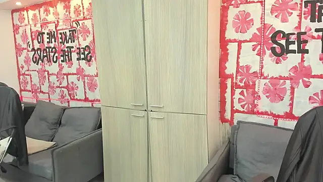 Mhelanny2 online show from 28, 2, 2025