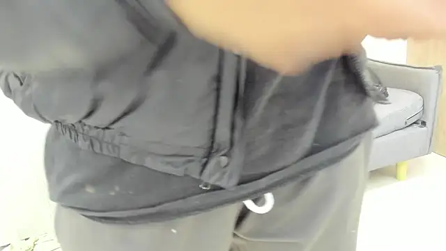 Mhelanny2 online show from 7, 3, 2025