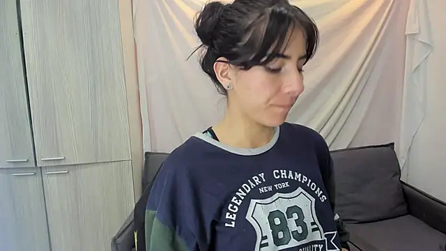 Mhelanny2 online show from 28, 9, 2025