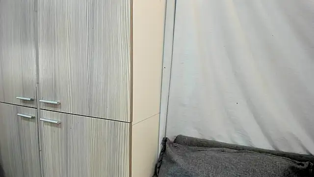 Mhelanny2 online show from 5, 4, 2026