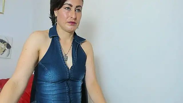 yasmin goldenst online show from 7, 10, 2025