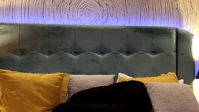 IvyRubens online show from 13, 3, 2025