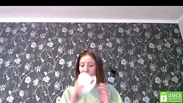 Snapshot of Sophi_Cute chatting on 10, 7, 2026 Sophi Cute online show from 10, 7, 2026