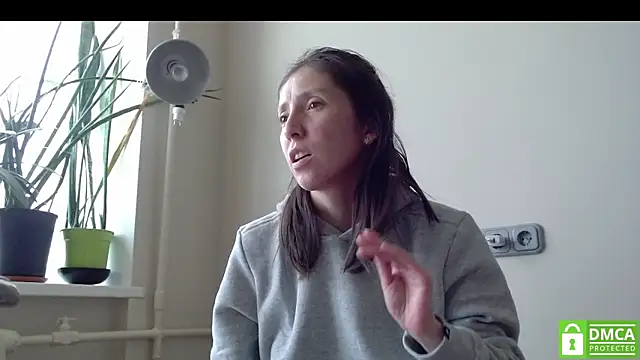 Sophi Cute online show from 7, 10, 2025