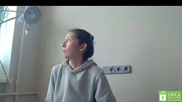 Sophi Cute online show from 7, 11, 2025