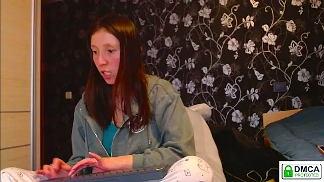 Snapshot of Sophi_Cute chatting on 8, 2, 2026 Sophi Cute online show from 8, 2, 2026