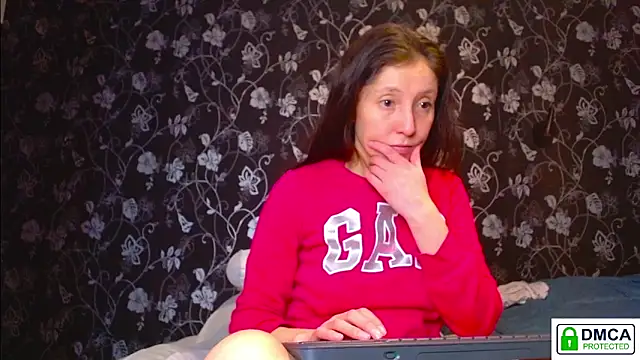 Snapshot of Sophi_Cute chatting on 3, 3, 2026 Sophi Cute online show from 3, 3, 2026