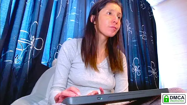 Snapshot of Sophi_Cute chatting on 19, 2, 2026 Sophi Cute online show from 19, 2, 2026