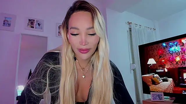  viioletweekend  online show from 16, 12, 2025