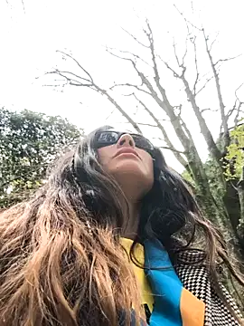 Sam Sara online show from 7, 10, 2025