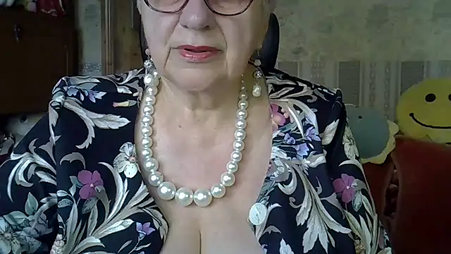 SweetCherry27 online show from 11, 4, 2026