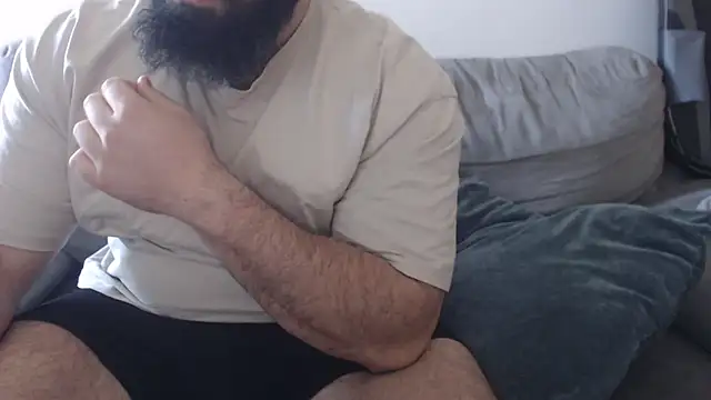 hugemachohandsome online show from 23, 4, 2026