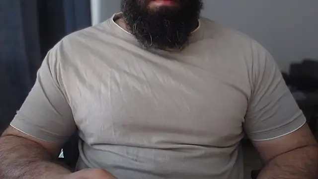 Snapshot of hugemachohandsome chatting on 6, 6, 2026 hugemachohandsome online show from 6, 6, 2026