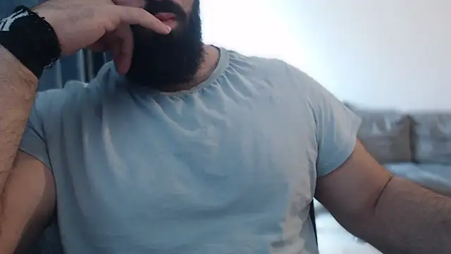 hugemachohandsome online show from 22, 10, 2025