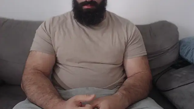 Snapshot of hugemachohandsome chatting on 10, 6, 2026 hugemachohandsome online show from 10, 6, 2026