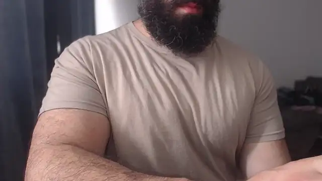 Snapshot of hugemachohandsome chatting on 4, 6, 2026 hugemachohandsome online show from 4, 6, 2026