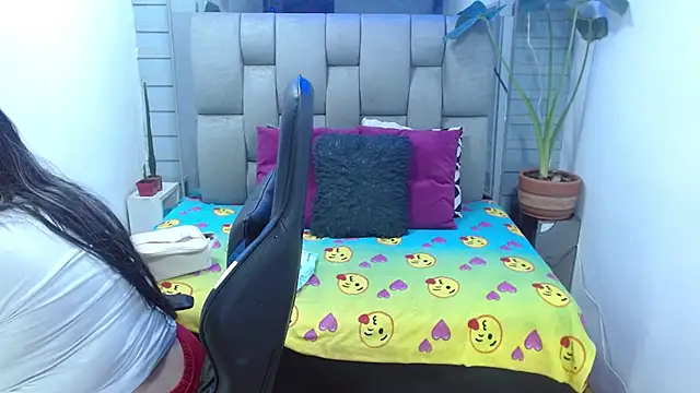 Snapshot of evelin_zaens chatting on 11, 7, 2026 evelin zaens online show from 11, 7, 2026