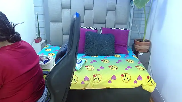 Snapshot of evelin_zaens chatting on 21, 7, 2026 evelin zaens online show from 21, 7, 2026