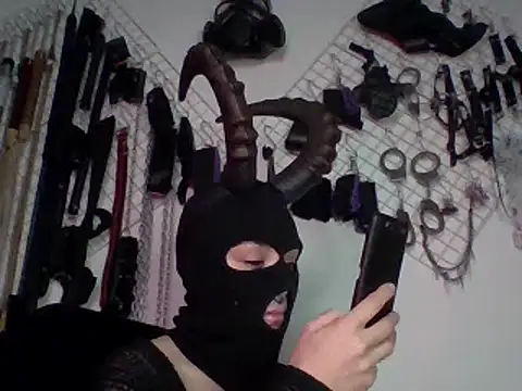 FeticheMacabre online show from 8, 1, 2025