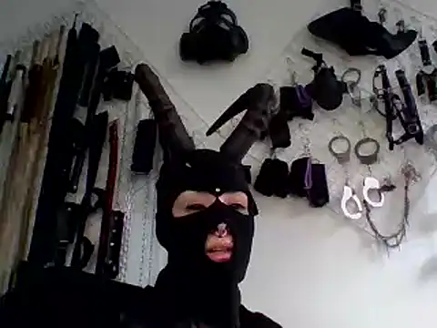 FeticheMacabre online show from 3, 1, 2025