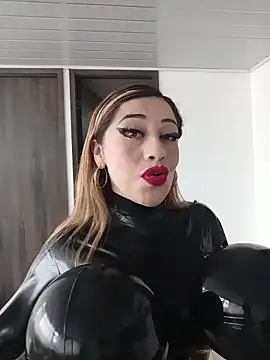 LatexDevil Blondie online show from 10, 6, 2026