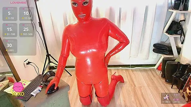 LatexDevil Blondie online show from 20, 2, 2026