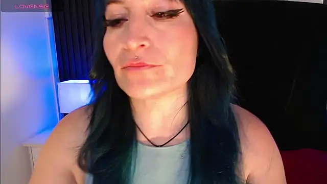 Snapshot of alicia_moom chatting on 9, 7, 2026 alicia moom online show from 9, 7, 2026
