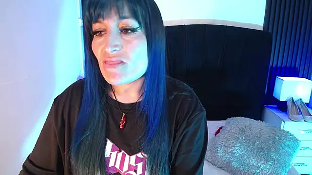 alicia moom online show from 5, 11, 2025