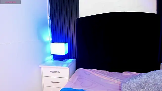 alicia moom online show from 26, 9, 2025