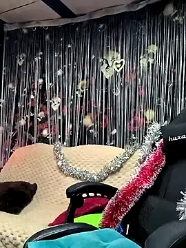 KikiXRed online show from 2, 1, 2025