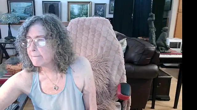Snapshot of littlepistol01 chatting on 18, 7, 2026 littlepistol01 online show from 18, 7, 2026