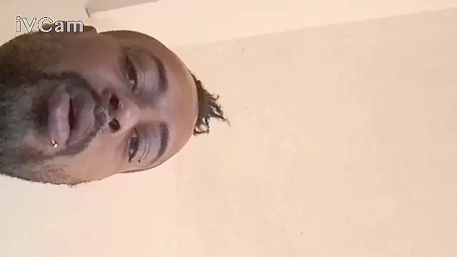 Snapshot of royblackbigpvt chatting on 15, 7, 2026 royblackbigpvt online show from 15, 7, 2026